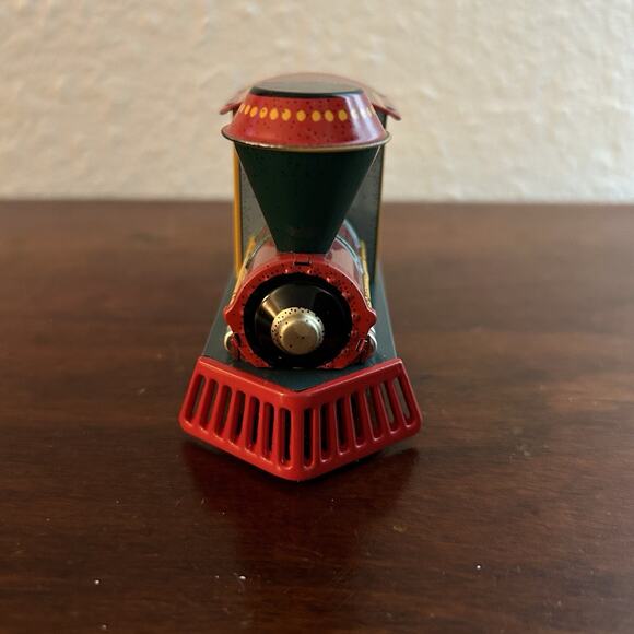 Hallmark Keepsake Ornament 1994 Yuletide Central 1st In Yuletide Central Series - Picture 2 of 8